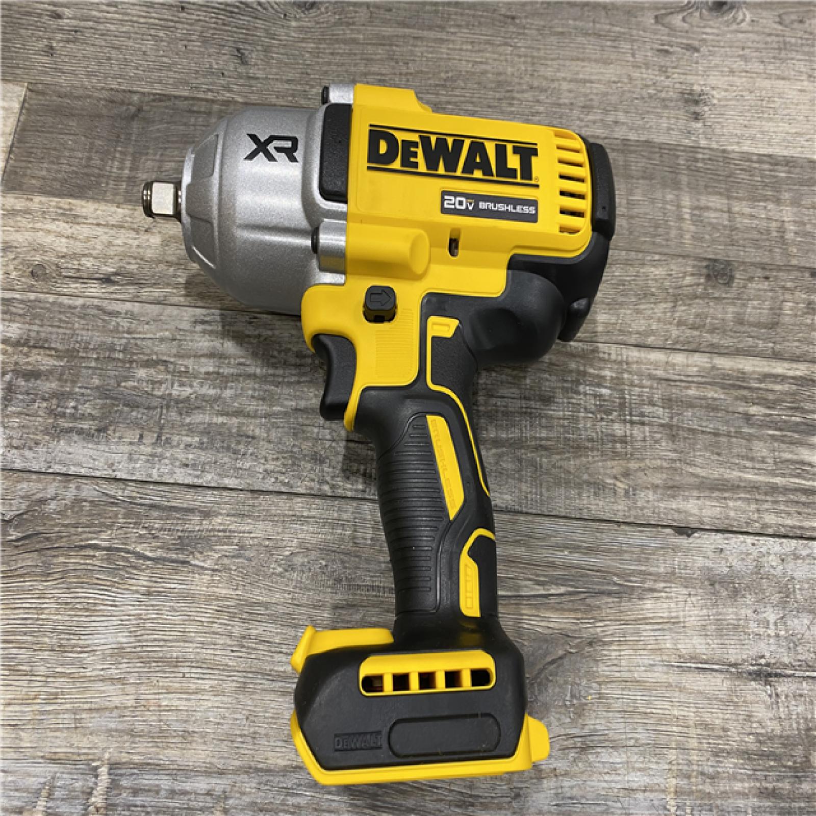 AS-IS DEWALT 20V MAX Lithium-Ion Cordless 1/2 in. Impact Wrench Kit