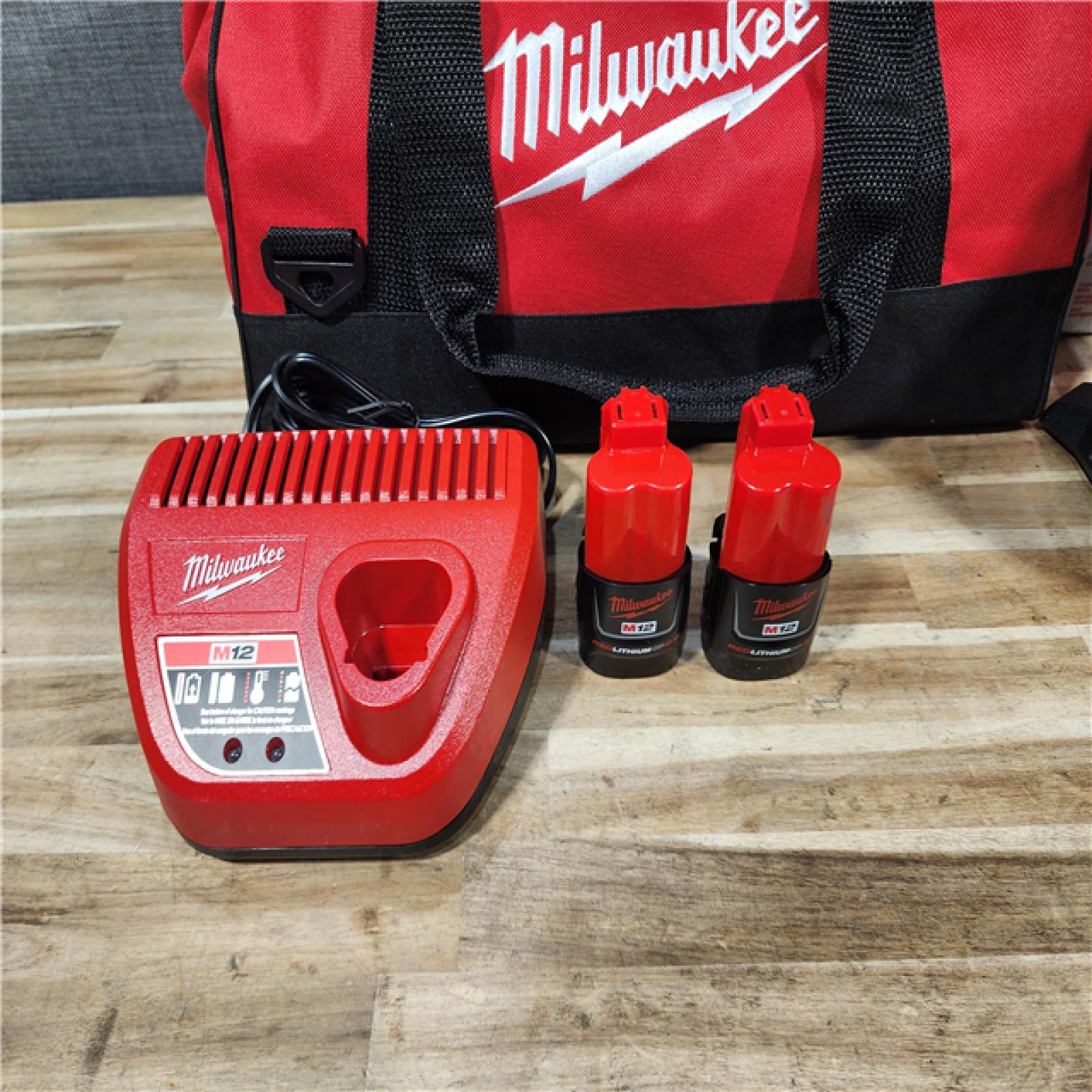 HOUSTON LOCATION - AS-IS Milwaukee M12 12V 4 TOOL Combo Kit