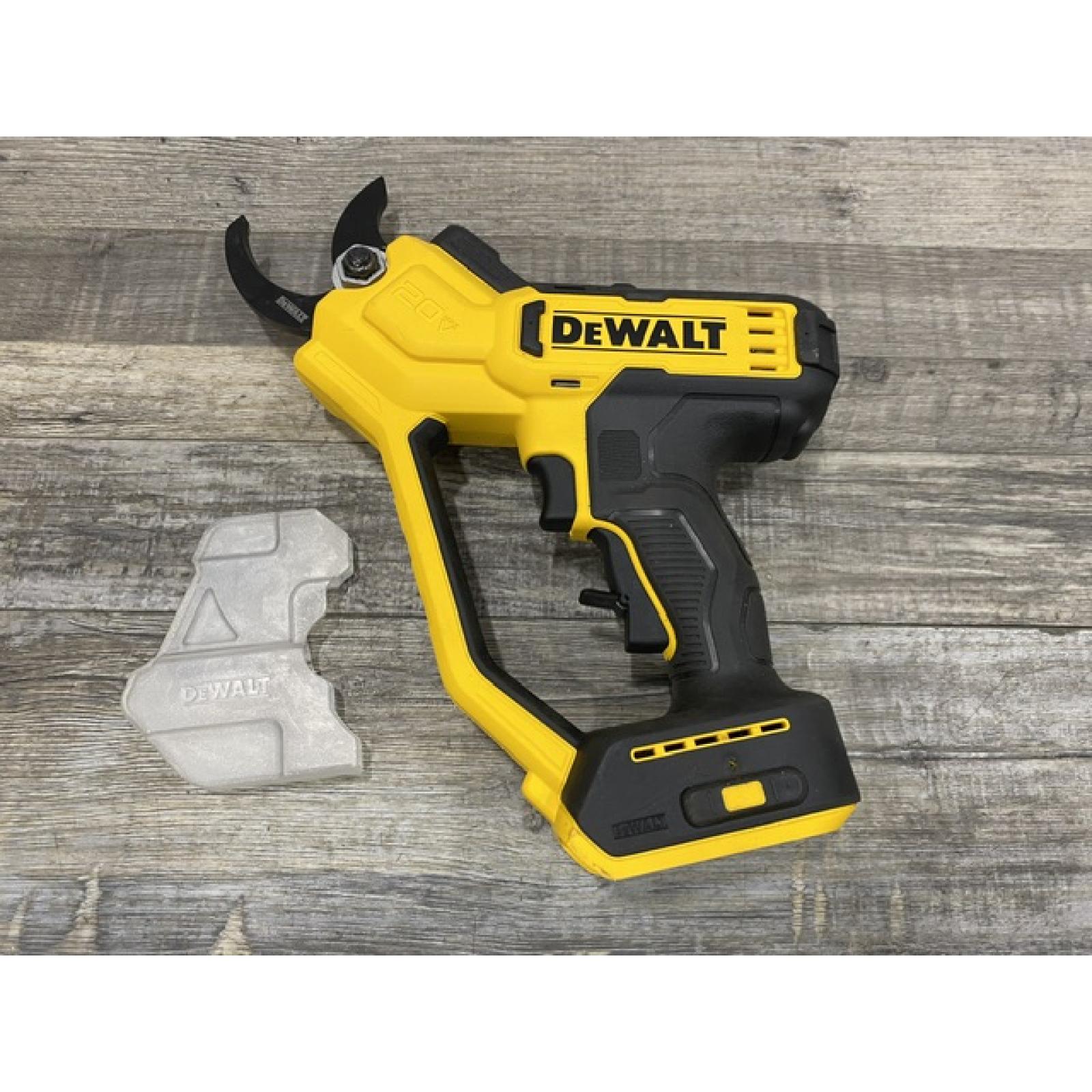 AS-IS DEWALT 20V MAX Cordless Battery Powered Pruner Kit