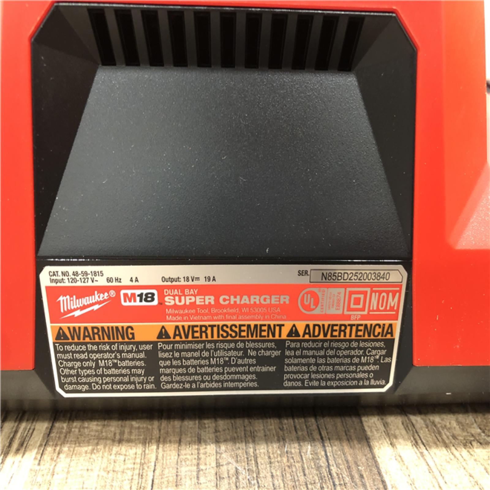 AS-IS Milwaukee M18 18V Dual Bay Simultaneous Super Charger