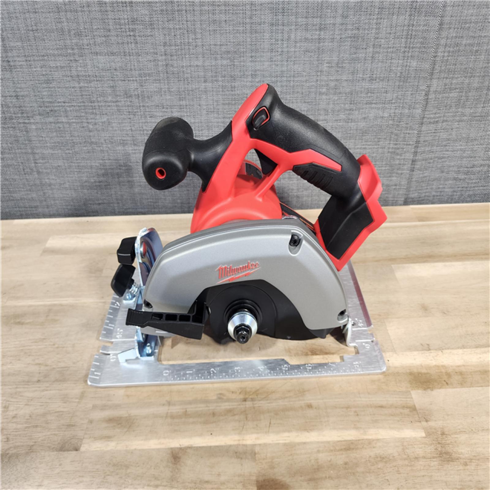 HOUSTON LOCATION - AS-IS MILWAUKEE 2 TOOL COMBO