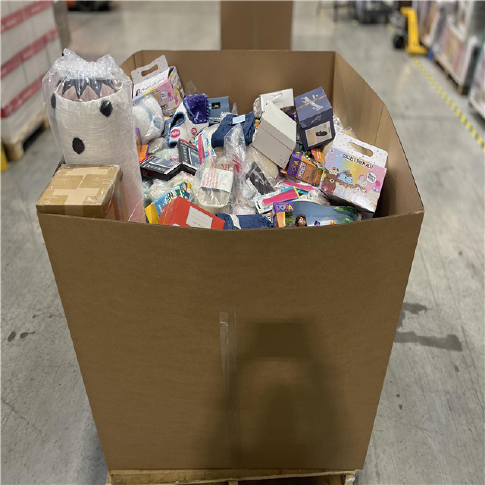 DALLAS LOCATION- NEW!- BULLSEYE MIXED PALLET