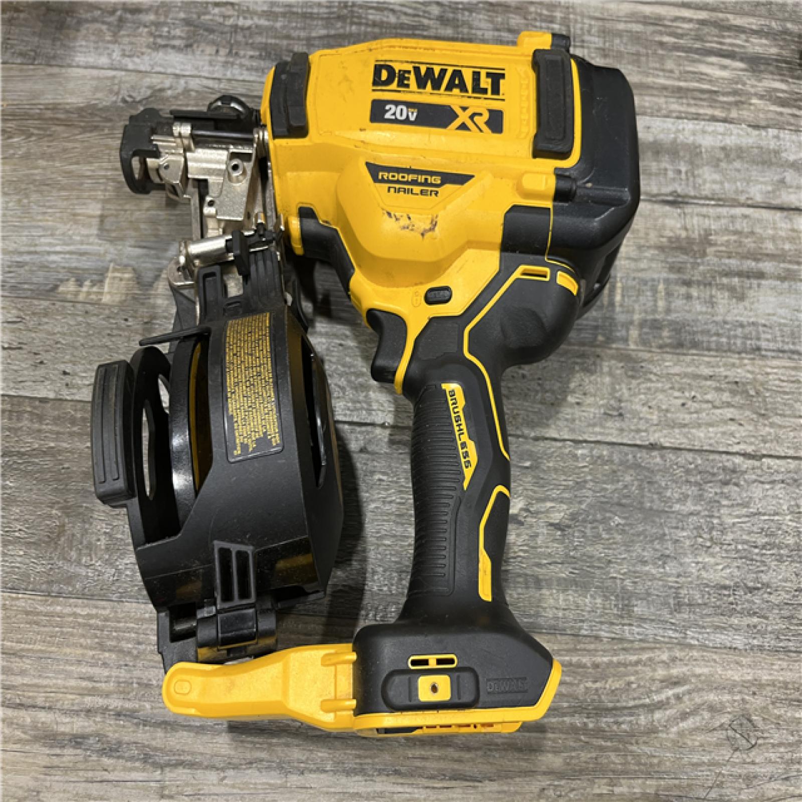 AS-IS DEWALT 20V MAX Lithium-Ion 15-Degree Electric Cordless Roofing Nailer Kit