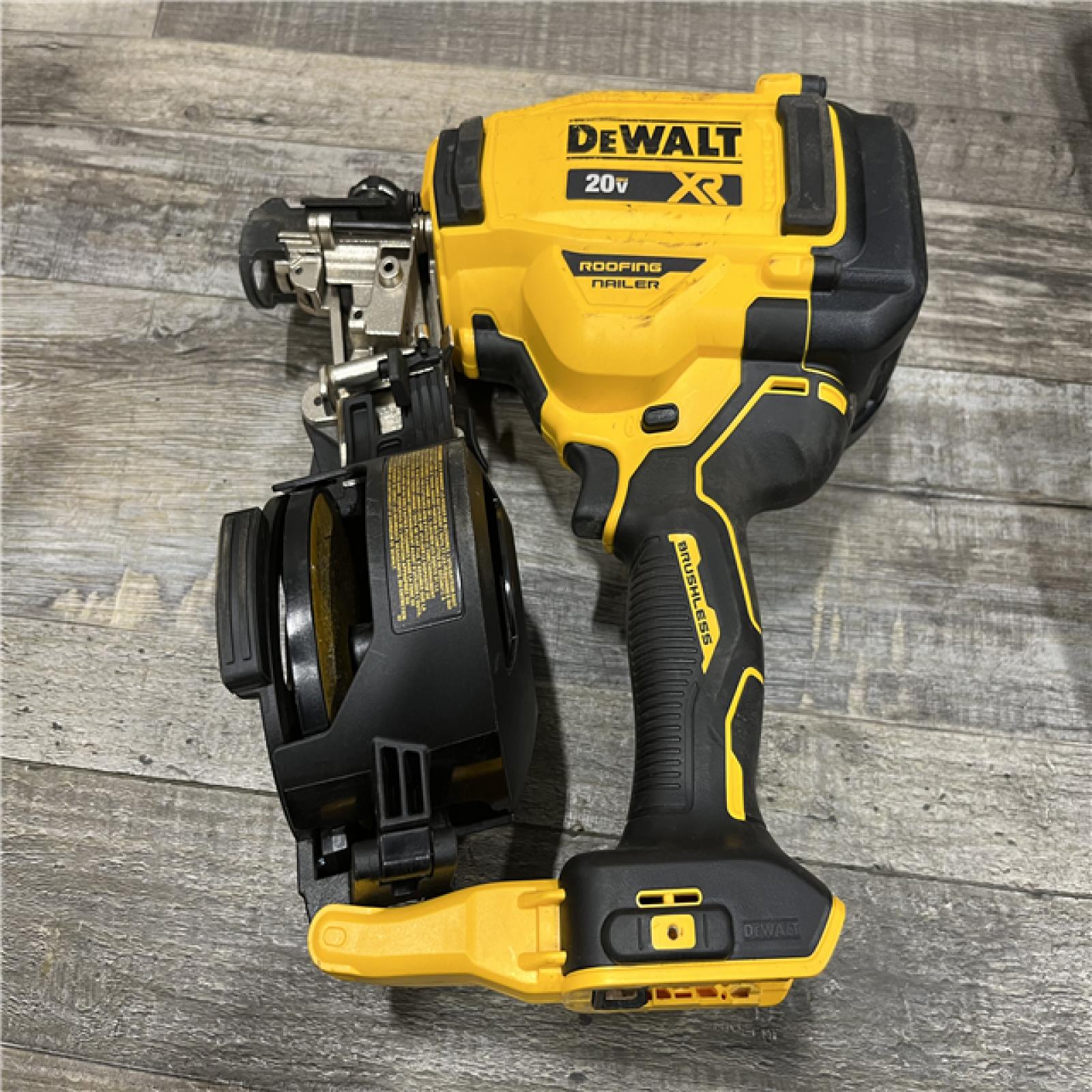 AS-IS DEWALT 20V MAX Lithium-Ion 15-Degree Electric Cordless Roofing Nailer Kit