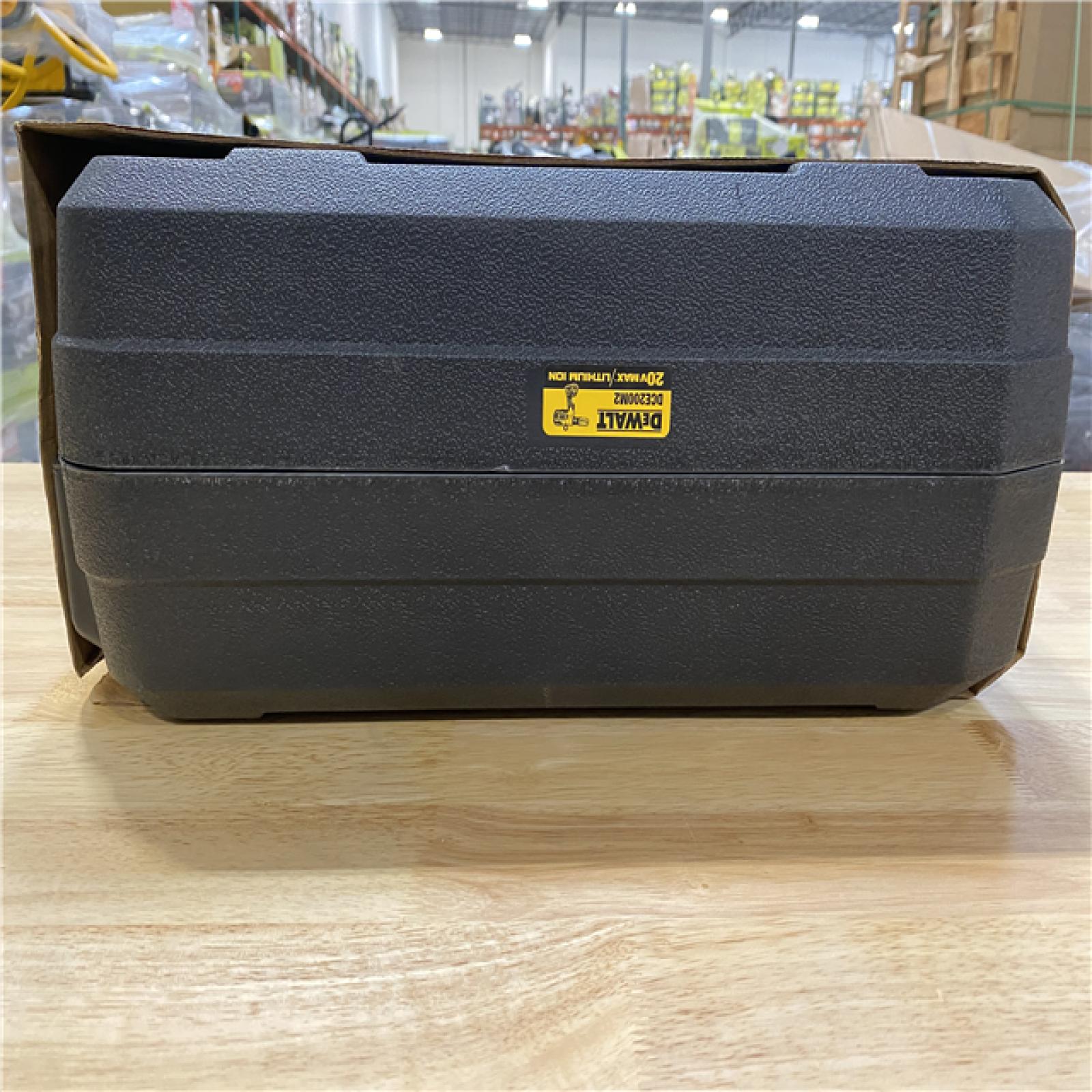 New! Dewalt 20Volt MAX LithiumIon Cordless Copper Pipe Crimper with