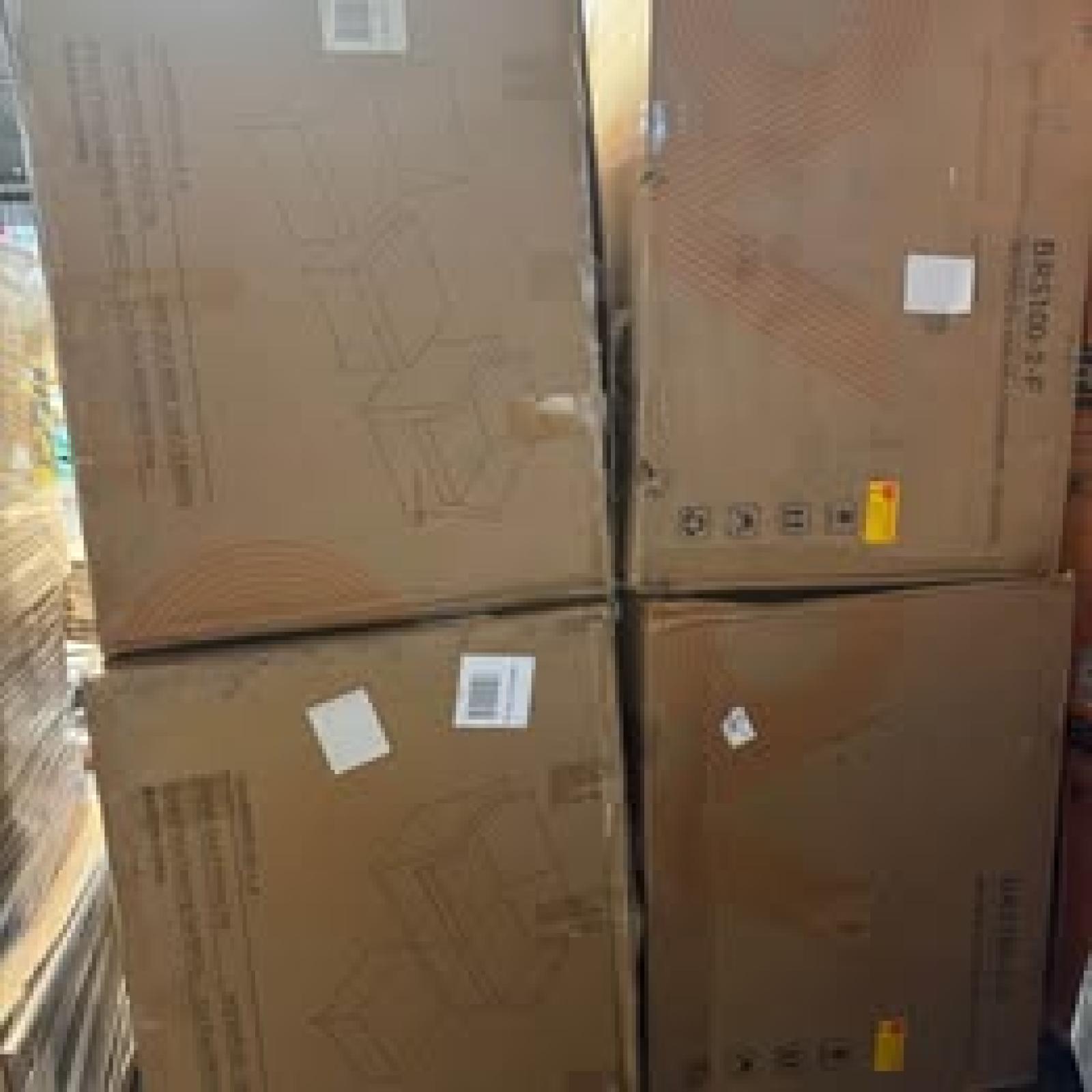 Jasmine Springtown-12-Piece Wicker Outdoor Sectional Set with Black Cushions-New in Box!!